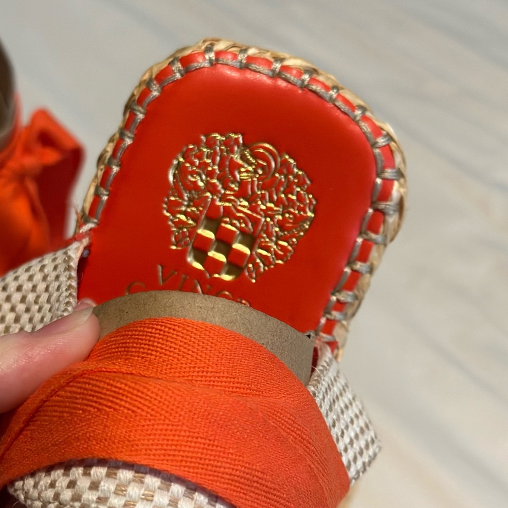 Vince Camuto wedges size 9